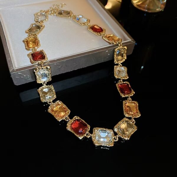 Retro Luxe Diamond-Set Square Choker Necklace | High-End Royal Style | Niche Exaggerated Collar Necklace for Women - 图片 4