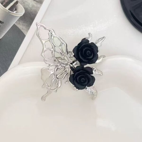 Minimalist Dark Style Exaggerated Large Butterfly Gothic Ring, High-End Decorative Finger Ring with Niche Design, New Fashionable Butterfly Ring for Women - 图片 4