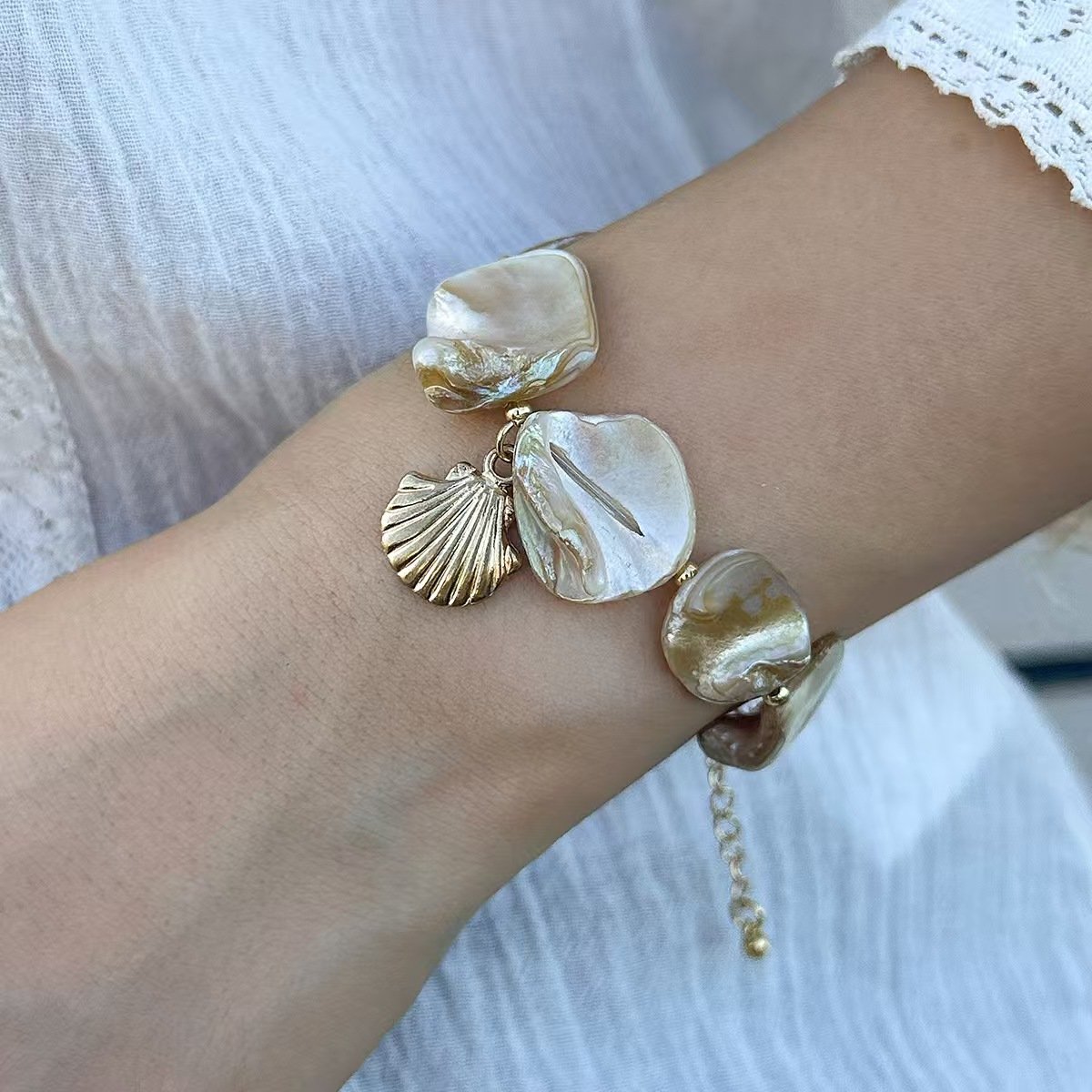 04 Bracelet White 2488